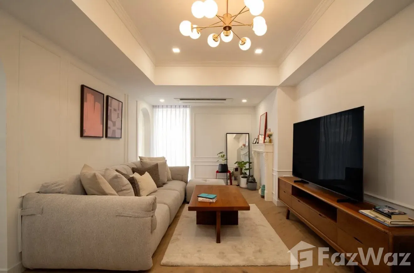 picture Wow Room for Sale 5918189 - 4/9