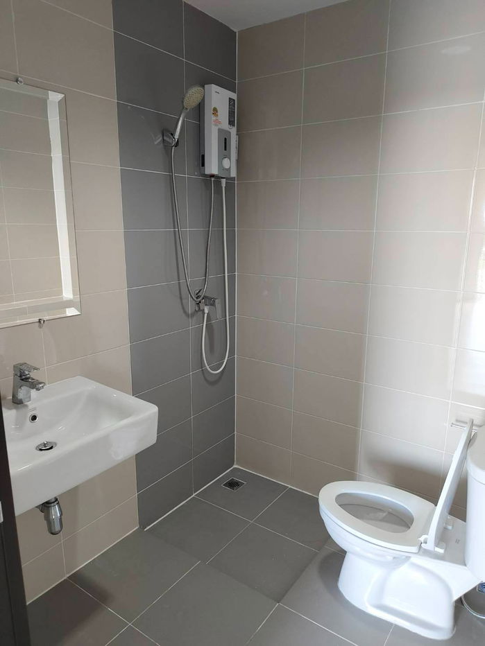 picture For rent, for lease, home office, Rama 9, Srinakarin, City Link Rama 9 - Srinakarin project, cheap price, not more than 35,000 baht.  Line: @951qfbfi - 11/12