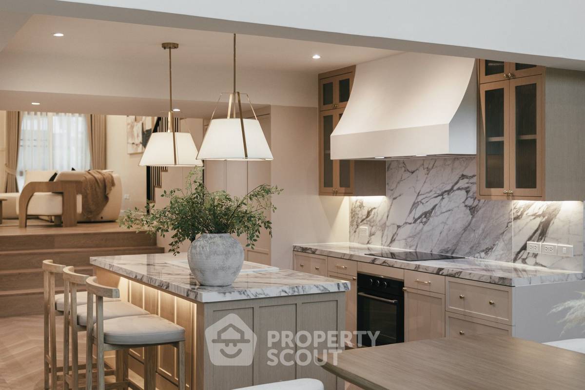 รูป ทาวน์เฮ้าส์ 5-ห้องนอน ที่ รีเจนท์ 71 เพลส ใกล้ BTS พระโขนง (ID 2098162) - รูปที่ 2/21