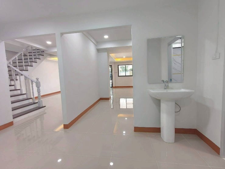 รูป พร้อมเป็นเจ้าของบ้านสวยทำเลดีได้ทันที
พร้อมที่จะย้ายเข้าสู่ชีวิตที่สะดวกสบายในบ้านสไตล์นอร์ดิกสุดลงตัวแล้วหรือยัง? - รูปที่ 8/10