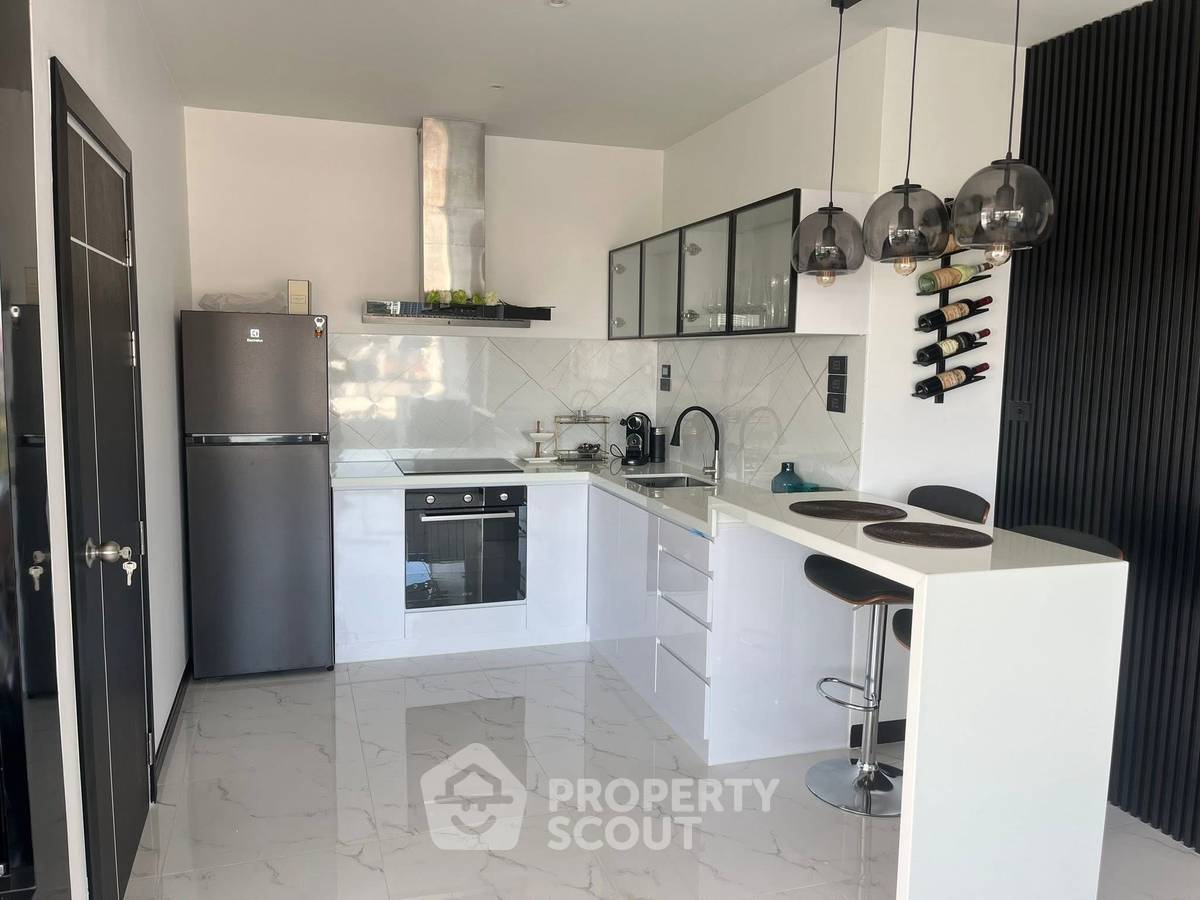 picture 2-BR Condo at View Talay 3 close to Phratamnak (ID 2469870) - 6/7