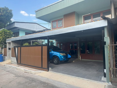 🏡 บ้านเดี่ยวทำเลทอง ให้เช่า — นวมินทร์ 75 แยก 13 5 ห้องนอน 3 ห้องน้ำ พื้นที่กว้าง 50 ตรว. ใกล้ถนนนวมินทร์เพียง 200 ม.