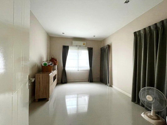 picture FOR SELL Burasiri Wongwaen - Onnut / 3 bedrooms 3 bathrooms / 50 Sqw. 165 Sqm. **6.99 MB** Beautiful house. - 9/14