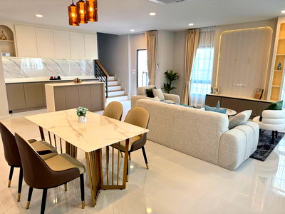 Houses for sale : 🏡 Centro Bangna – Detached House Next to Mega Bangna