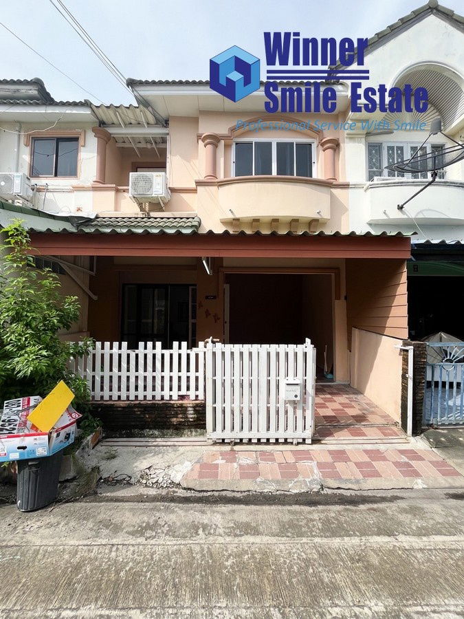 picture Townhouse for rent in Lally Ville 1 Village, Srinakarin-Theparak, Soi Mangkorn, with two entrances and exits on Theparak Road and Phraeksa Road. - 2/10