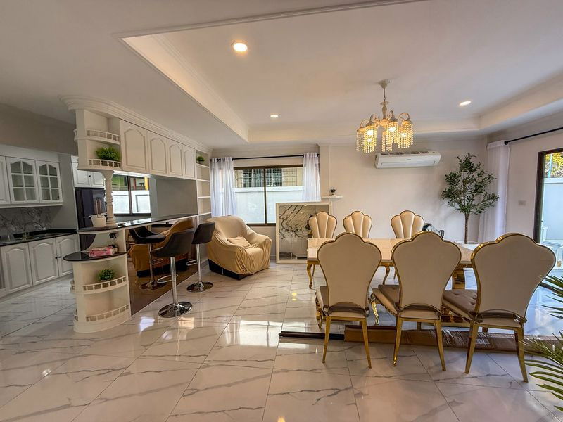 รูป ขายบ้านเดี่ยว 2 ชั้น รีโนเวทใหม่ หลังใหญ่ ทำเลดี ใกล้ห้างเจปาร์คศรีราชา - รูปที่ 5/20