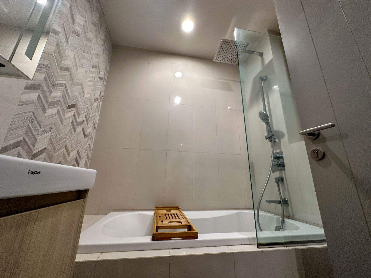 รูป OKA HAUS สุขุมวิท 36 วิวเมือง Bathtub, Washer&dryer, dishwasher - รูปที่ 4/27