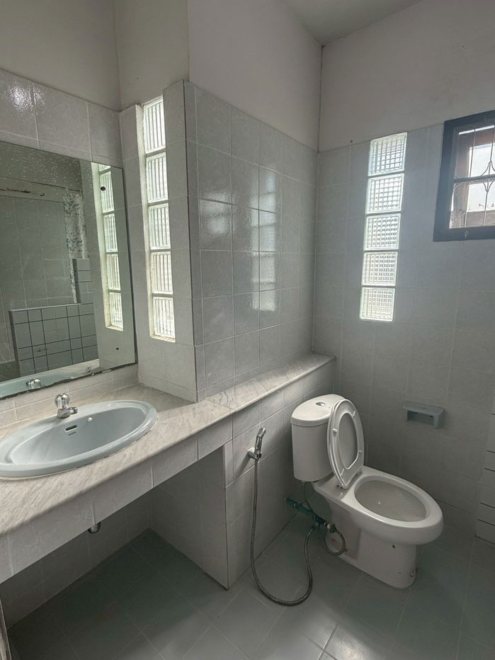 รูป 🏡 ขายและปล่อยให้เช่า ทาวน์เฮ้าส์ ชวนชื่น–พัฒนาการ (หลังริม มีสวนข้างบ้าน) 3 ห้องนอน 4 ห้องน้ำ บ้านสวยทำเลดี ใ - รูปที่ 10/20