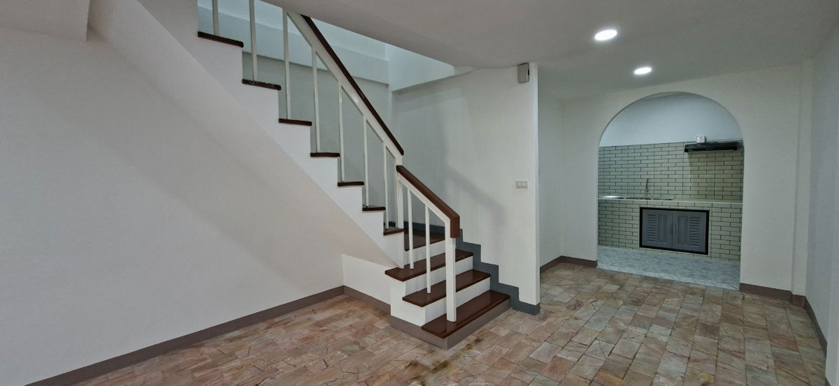 รูป ทาวน์เฮ้าส์ ซอยรามอินทรา46 หมู่บ้าน บก.ทหารสูงสุด รีโนเวทใหม่ พร้อมอยู่ ทำเลดีใกล้รถไฟฟ้า - รูปที่ 4/12