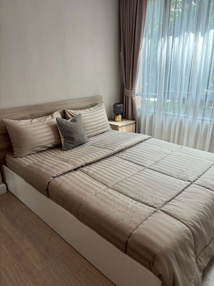 รูป P696 ให้เช่าคอนโด Metro luxe Ratchada (เมโทร ลักซ์ รัชดา) ห้องสวยมาก เฟอร์ครบ มีเครื่องซักผ้า พร้อมเข้าอยู่ - รูปที่ 2/7