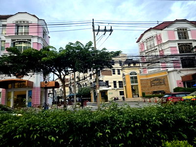 เช่าทาวน์โฮม ถนนประเสริฐมนูกิจ : ให้เช่าโฮมออฟฟิศ4 ชั้น 23ตรว. ใกล้แยกรัชดา ลาดพร้าว ใกล้MRTสถานีลาดพร้าว300เมตร