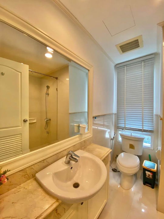 รูป ให้เช่า ลาวีอองโรสเพลส สุขุมวิท 36 132 ตร.ม 3 ห้องนอน 4 ห้องน้ำ ชั้น 4 ตึก B 60,000 เครื่องใช้ฟ้าครบ พร้อมอยู่ คุณบี โทร 064-146-6445 (169AGBE) - รูปที่ 9/10