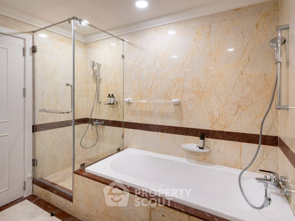 picture 3-BR Condo at All Seasons Mansion Condominium near BTS Phloen Chit (ID 1998313) - 6/14