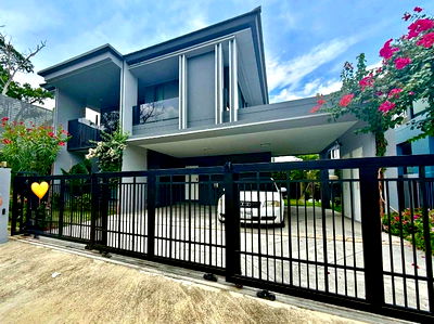 เช่าบ้านเดี่ยว สถาบันบัณฑิตพัฒนบริหารศาสตร์ (นิด้า) : ให้เช่าบ้าน Setthasiri Krungthep Kreetha 2  บ้านหลังใหญ่ ฟังก์ชันครบ เหมาะสำหรับครอบครัว ใกล้ Brighton College Bangkok เพียง 1 กม.