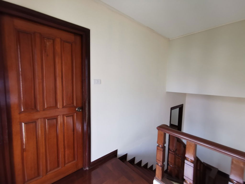 รูป บ้านเเฝดหรือโฮมออฟฟิส 4 ชั้น 4 ห้องนอน 5 ห้องน้ำ ในหมู่บ้านสีฟ้า พหลโยธิน ซอย 9 หรืออารีย์ 4 เหนือ - รูปที่ 20/31