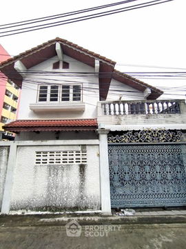 4-BR House near MRT Phra Ram 9 (ID 2426526)