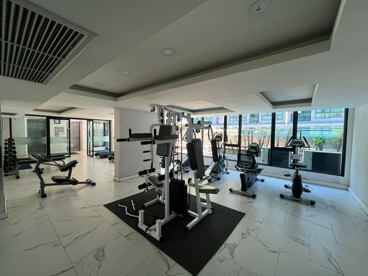 picture Modernform furniture throughout the unit. Amazing location! Condo for sale: The Cube Plus Minburi, close to the MRT. - 19/24