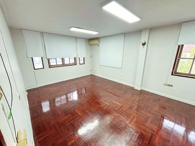 รูป อ่อนนุช 37-41 5นอน MRT คลองกลันตัน 1.4 กม. ให้เช่าบ้าน3 ชั้น ใหม่ สภาพดี ศรีนครินทร์22-26 หรูหรา 5น้ำ ธัญญะ พาร์ค 1.5 กม. - รูปที่ 5/8