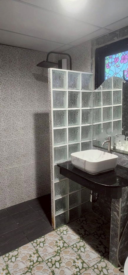 picture House for rent 50 square wa, 190 m2 , 5 bead rooms, 3 Toilets, 3 water heater, 6 air conditions, CCTV, electric main entrance gate. - 22/27