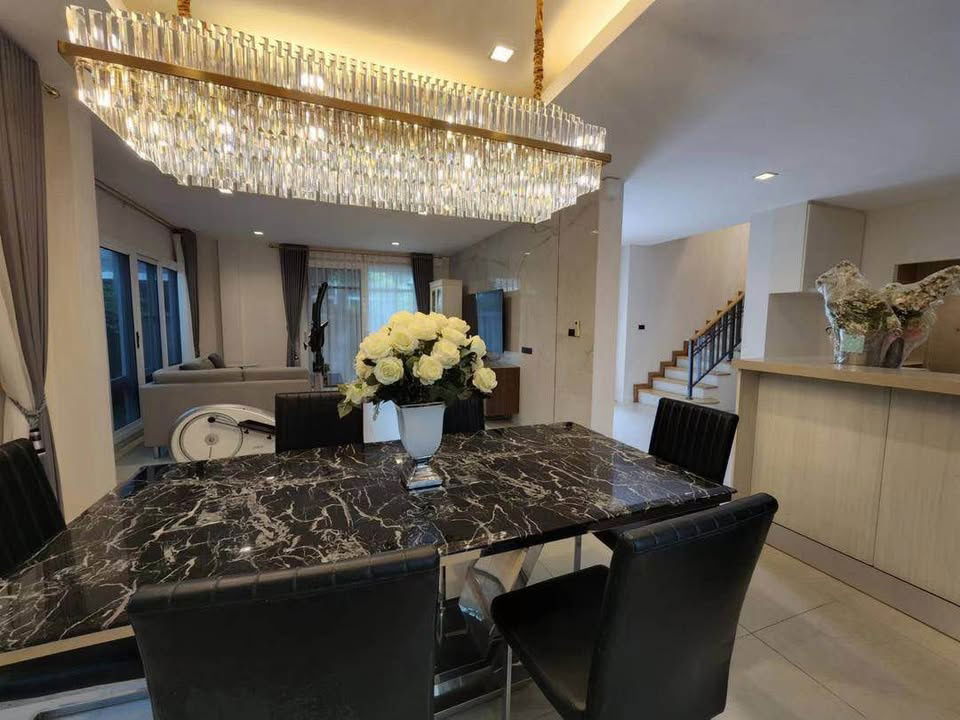 รูป 🔥🔥ขายบ้านเดี่ยวสุดหรู ทำเลดี ใกล้โรงเรียนนานาชาติรีเจนท์ - รูปที่ 1/14