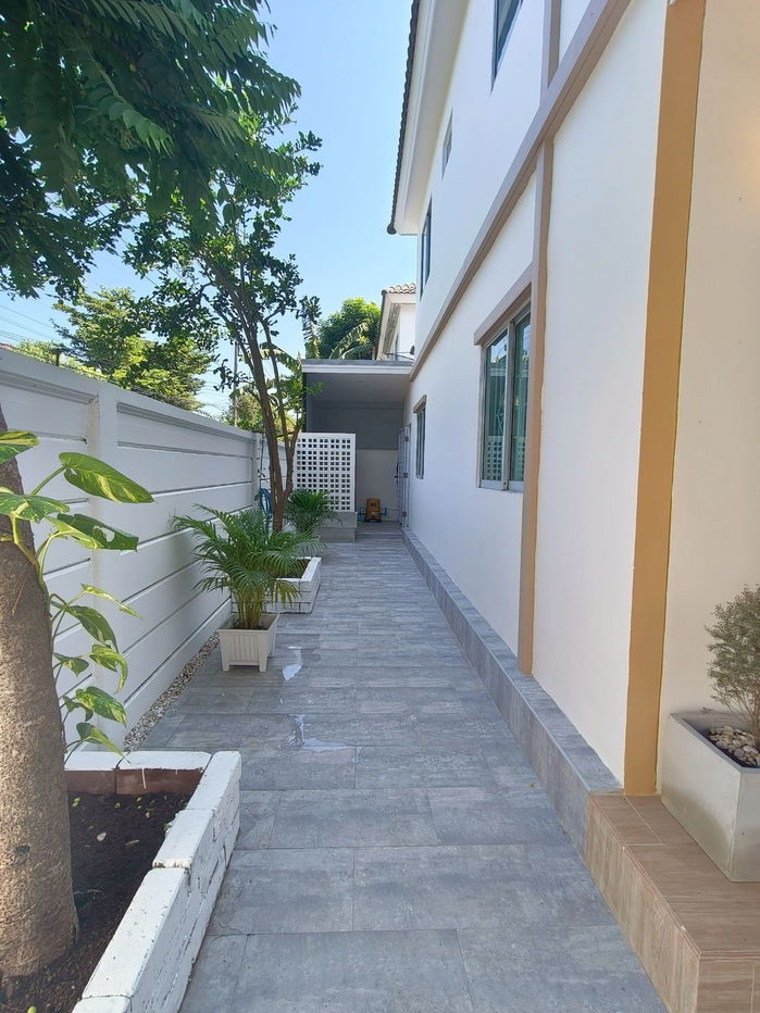 รูป ทาวน์เฮาส์ ลำลูกกา ถนนชลมาร์วิจารณ์ ทำเลหลังมุม ใกล้รถไฟฟ้าคูคต หมู่บ้านพฤกษา92 ต้นโครงการ นัดชมบ้าน 085-318-6868 คุณวา - รูปที่ 21/25