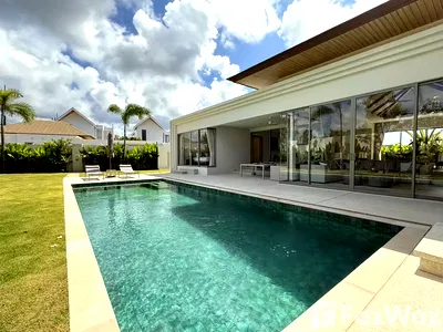 Houses for sale Blue Tree Phuket : 4 Bedroom Villa for sale at Trichada Azure  2012679