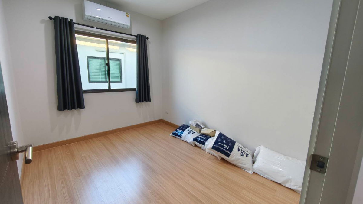 รูป ให้เช่าทาวน์โฮมสองชั้น  3 ห้องนอน 3 ห้องน้ำ 1 ห้องรับแขก 1 ห้องครัว  2  ที่จอดรถ - รูปที่ 14/16