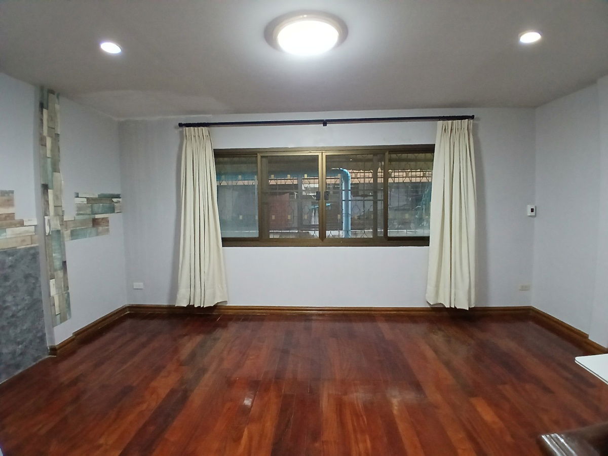 รูป ⚡ ให้เช่า ทาวน์โฮม 3 ชั้น บ้านกลางเมือง พระราม 9 ซอย 43 ขนาด 24 ตร.ว. ⚡ - รูปที่ 10/18