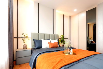 ขายคอนโด : ห้องใหม่   35 ตรม    ตกแต่งหรู  หิ้วกระเป๋าเข้าอยู่ได้เลยยย   ผ่อนเพียง  8,xxx  บาททท