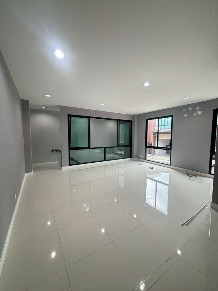 รูป 🏡 𝗛𝗢𝗨𝗦𝗘 𝗙𝗢𝗥 𝗦𝗔𝗟𝗘 | โฮมออฟฟิศ Warehouse Hub Chinatown Salaya ⚡️ - รูปที่ 10/14