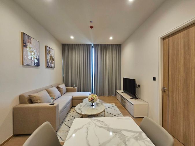 Luxury condo for rent, ANIL Sathon 12, 32nd floor, in the heart of the city, cheapest in this area, next to BTS Saint Louis, North Sathorn Road.