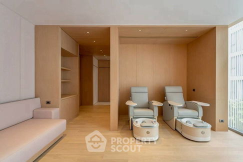 คอนโด 1-ห้องนอน ที่ สโคป หลังสวน ใกล้ BTS ชิดลม (ID 2469157)