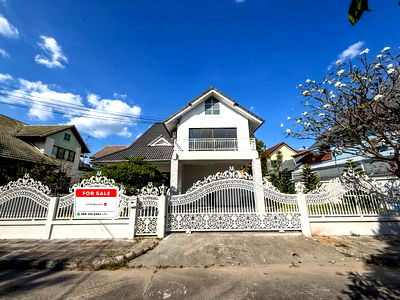 บ้านเดี่ยว ศรีราชา ชลบุรี : ขายบ้านเดี่ยว 2 ชั้น รีโนเวทใหม่ หลังใหญ่ ทำเลดี ใกล้ห้างเจปาร์คศรีราชา 