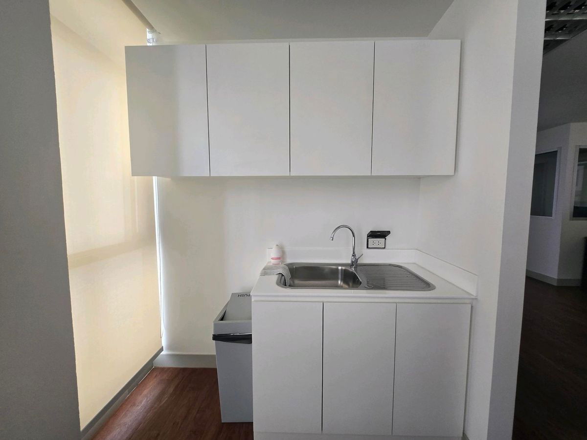 รูป ให้เช่า: อาคารสำนักงาน 8 ชั้น (Srinakarin 40) - ทำเลทอง ตรงข้ามซีคอนสแควร์! สามารถจดทะเบียนบริษัทได้ - รูปที่ 8/12