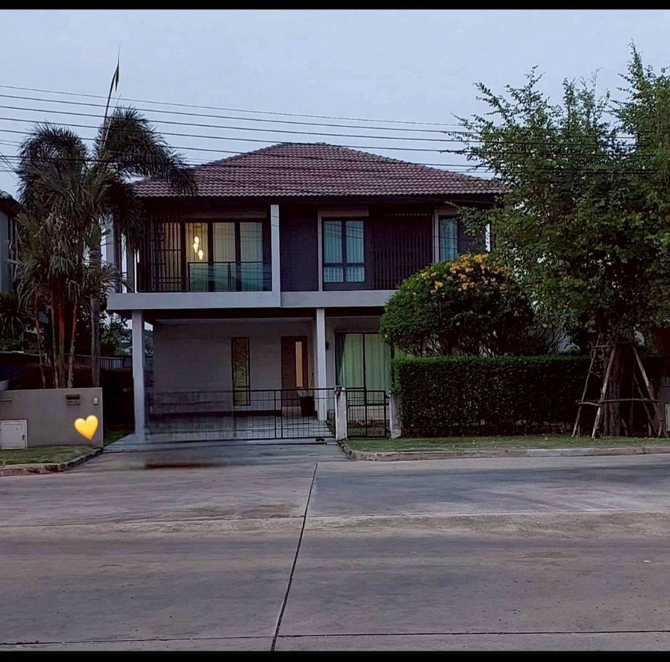 picture For Rent – Habitia Orbit Hathairat Modern Fusion style detached house with a spacious side lawn. Peaceful and green environment, perfect for living - 2/13