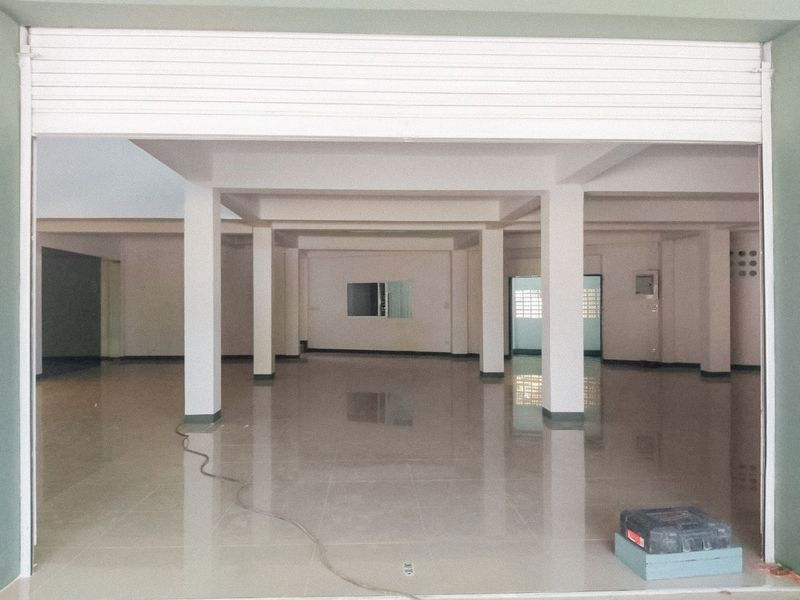 รูป ✨ ตึกใหญ่ 1,200 ตร.ม. ทำเลทองติดถนนมหิดล — 5 นาทีถึงสนามบิน! หาแบบนี้ไม่ได้อีกแล้ว ✨ - รูปที่ 4/11