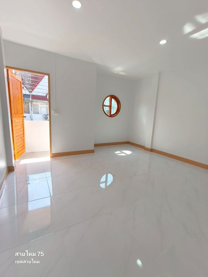 รูป ทาวน์เฮาส์ หทัยราษฎร์ สายไหม ทำเลใกล้ตลาดวงศกรณ์ หมู่บ้านวันวรา 2 นัดชมบ้าน 085-318-6868 คุณวา - รูปที่ 16/20