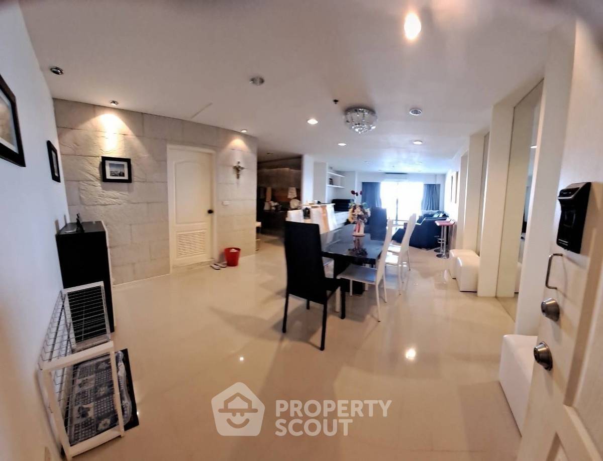 รูป คอนโด 1-ห้องนอน ที่ ณุศา สเตท ทาวเวอร์ คอนโดมิเนียม ใกล้ BTS สะพานตากสิน (ID 2066633) - รูปที่ 2/6