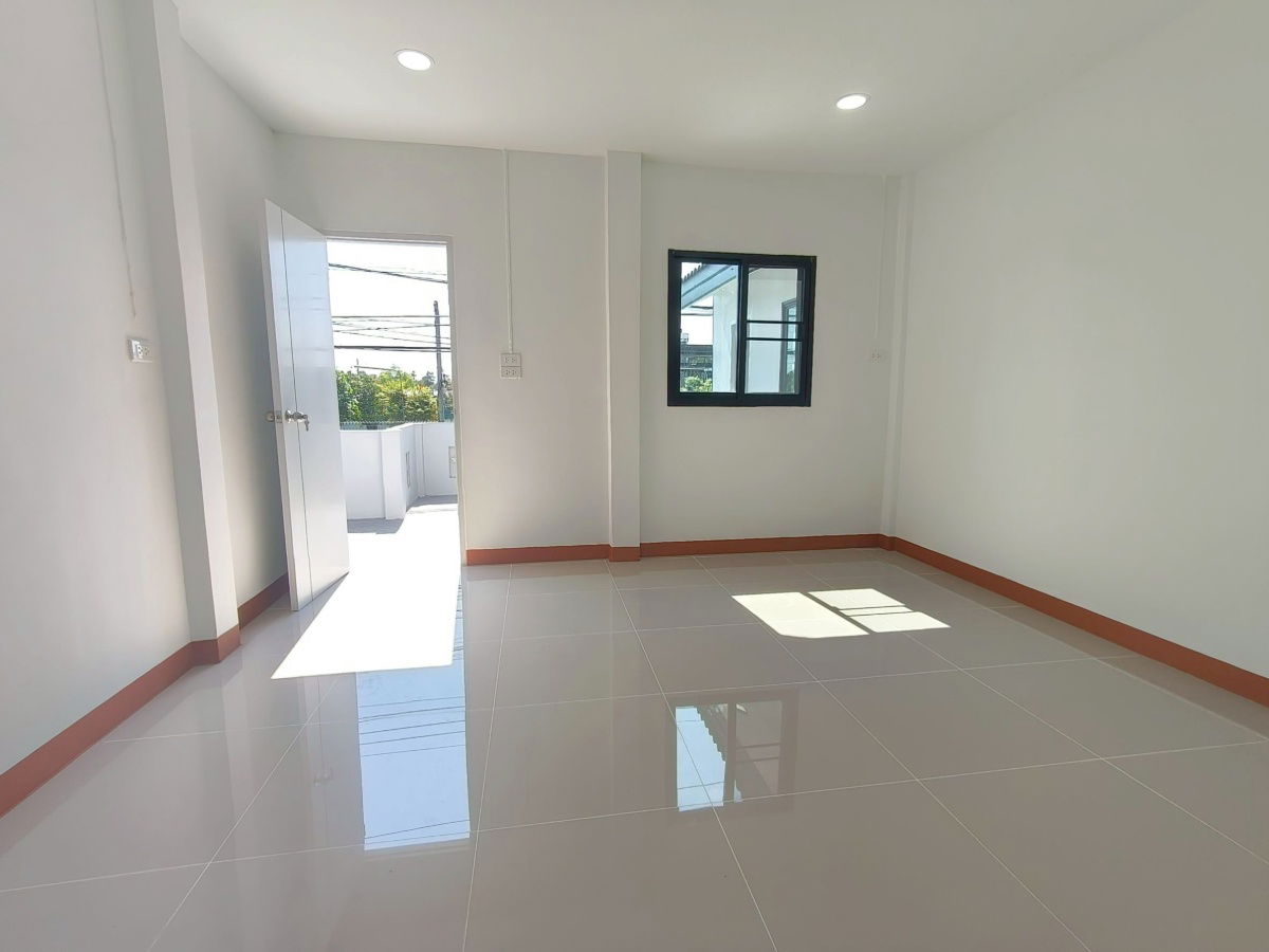 รูป บ้านเดี่ยว ลำลูกกา ธัญบุรี ปทุมธานี หมู่บ้านอยู่เจริญ1 ทำเลติดถนน  นัดชมบ้าน 085-318-6868 คุณวา - รูปที่ 19/27