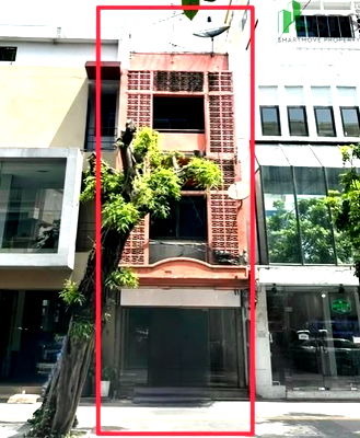 เช่าอาคารพาณิชย์ ม.กรุงเทพ กล้วยน้ำไท : Commercial Building for Rent 3 Floors Prime Location on Main Road near Emquartier (SPSEVE1496)