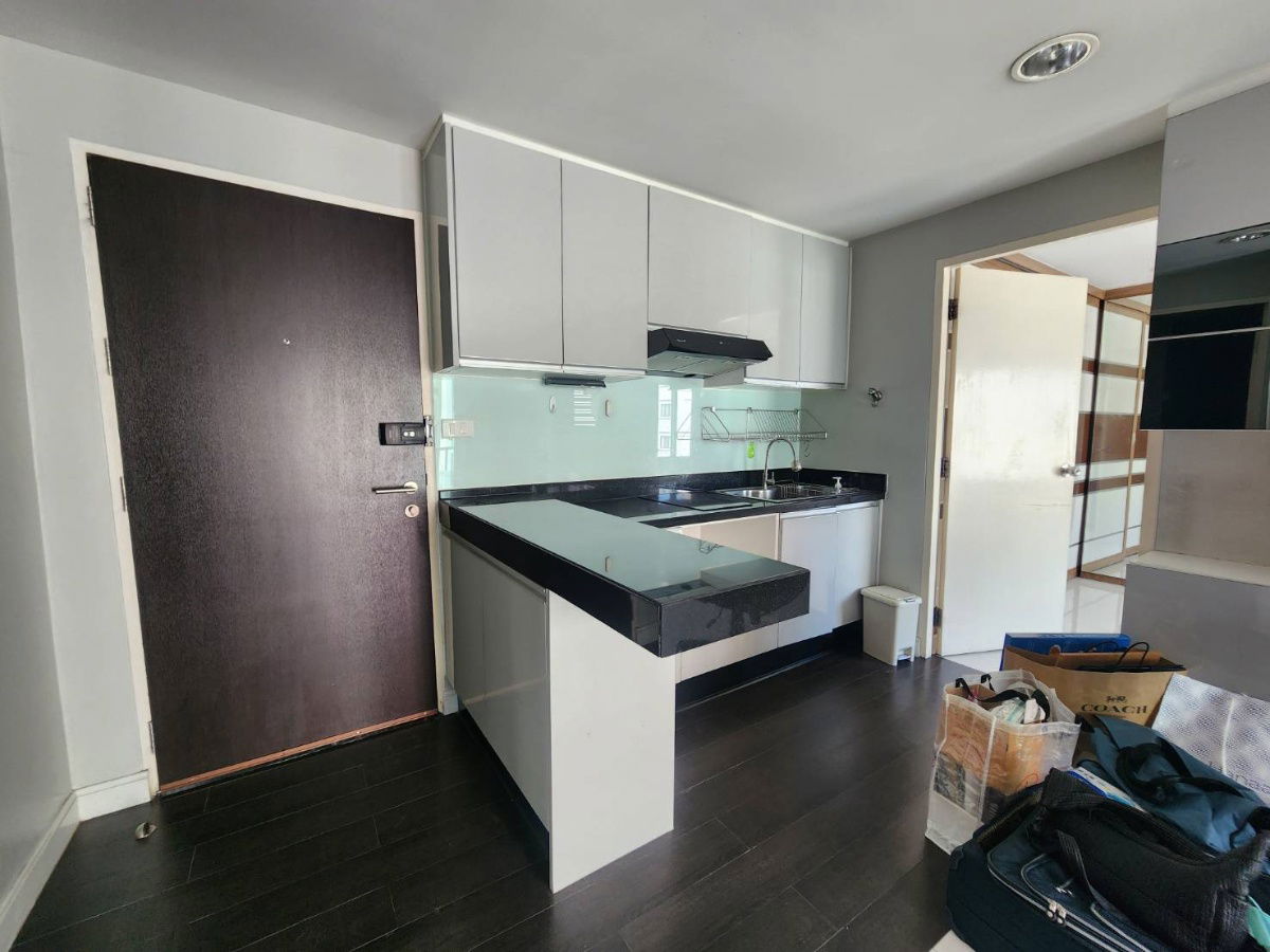 picture Urgent Sale! The Plenary Sathon Condo in a prime location, only 400 meters from Wongwian Yai BTS Station and just 10 minutes from ICONSIAM. - 13/27