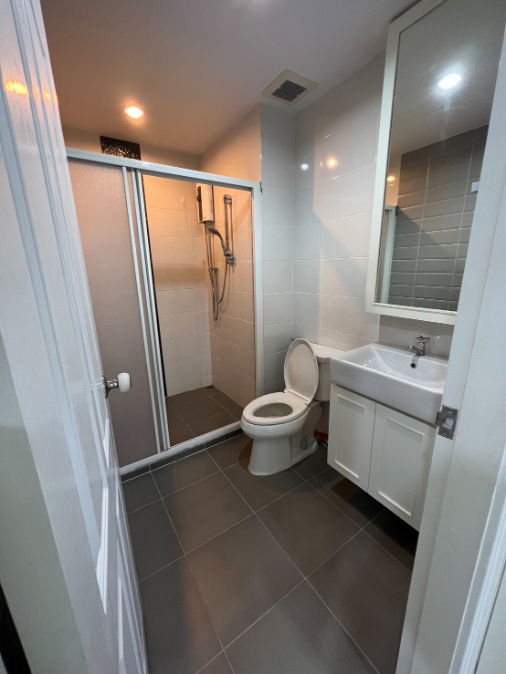 รูป 🔥ราคาดีที่สุด🔥 เพียง 87K/Sq.m. ราคาต่อตารางเมตรถูกที่สุดในโครงการ Aspire Rama 9 ห้องสวย พร้อมอยู่ - รูปที่ 5/7