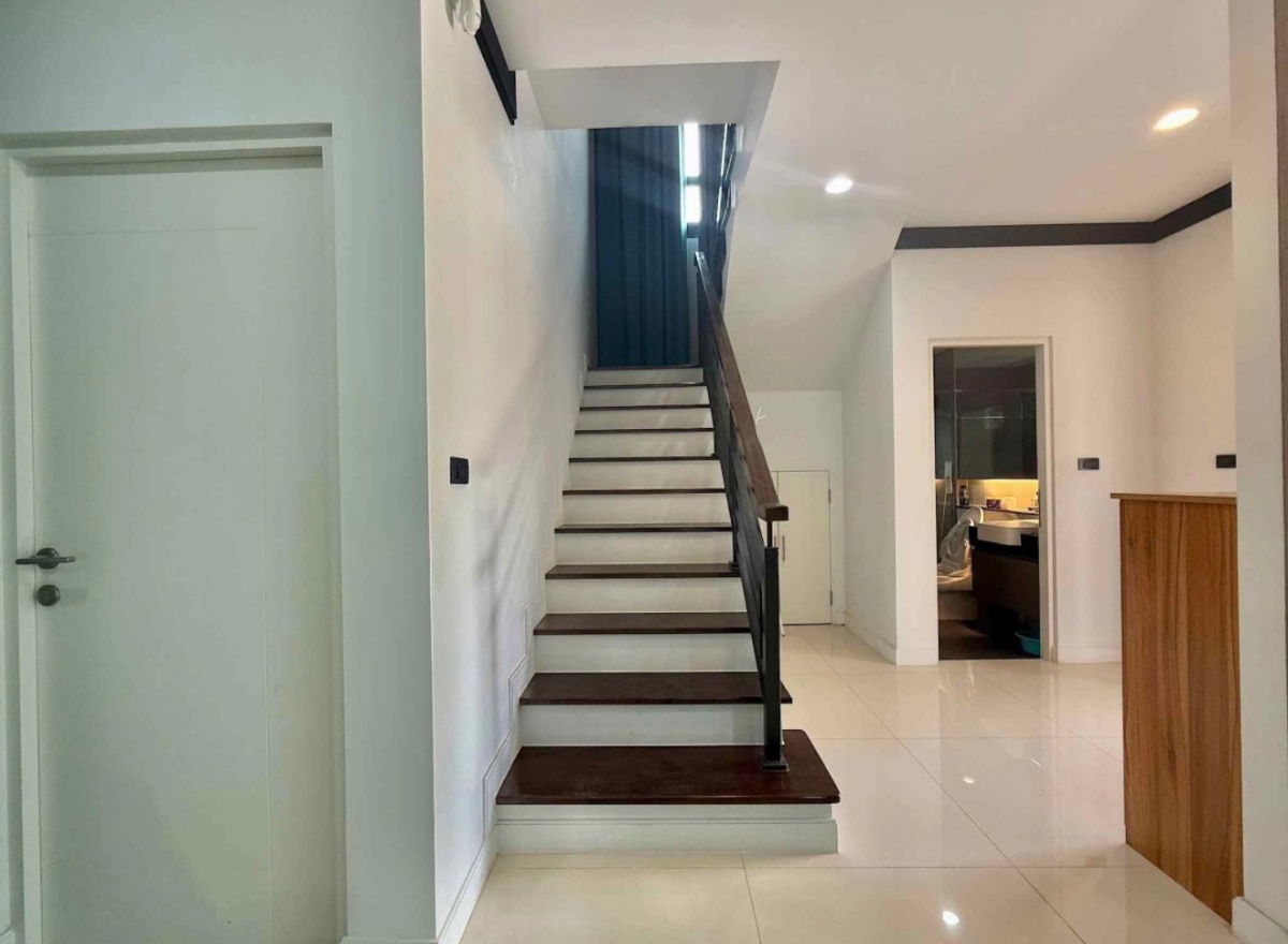 รูป ให้เช่าบ้าน Setthasiri Krungthep Kreetha 2  บ้านหลังใหญ่ ฟังก์ชันครบ เหมาะสำหรับครอบครัว ใกล้ Brighton College Bangkok เพียง 1 กม. - รูปที่ 6/12