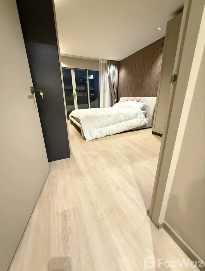 picture Large Room for Sale 5917594 - 4/13