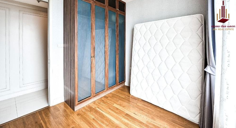 picture ✨ For Sale: The Empire Place Condo ✨ 💰 Only 19,500,000 THB - 4/9