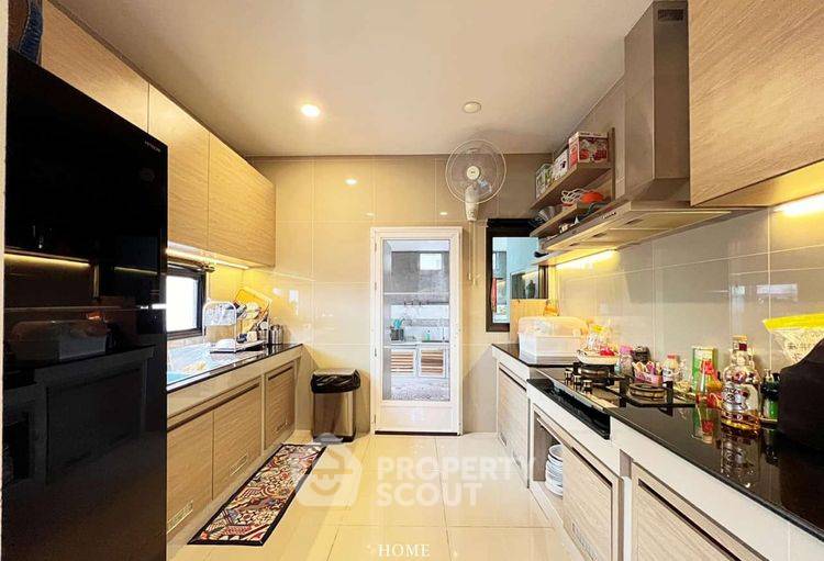 picture 5-BR House at Burasiri Watcharapol in O Ngoen (ID 2426934) - 14/15