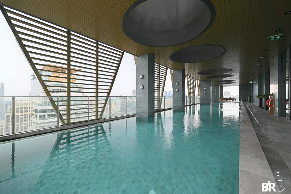 picture  Noble State 39 💖 Stunning, fully furnished 🛌🏻 Move-in ready, near BTS Phrom Phong  - 7/10