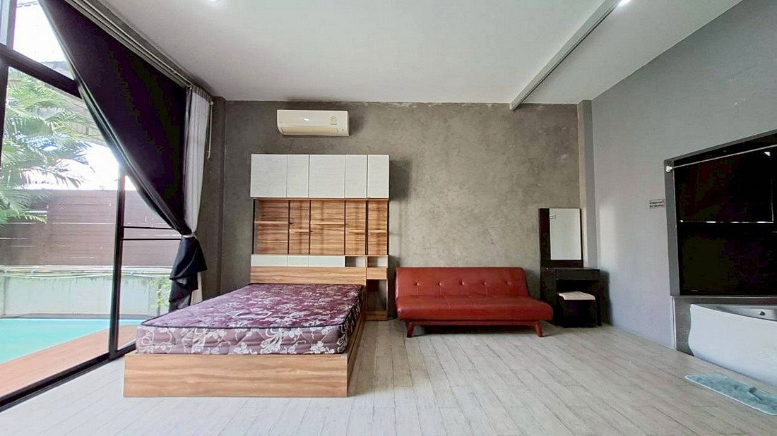 รูป Call : 095-843-5693 บ้านพูลวิลล่า Tropical Loft สรงประภา-ศรีสมาน สระระบบเกลือ และ Jacuzzi ตกแต่งครบ เข้าอยู่ได้ทันที ใกล้โรบินสันศรีสมาน - รูปที่ 9/13