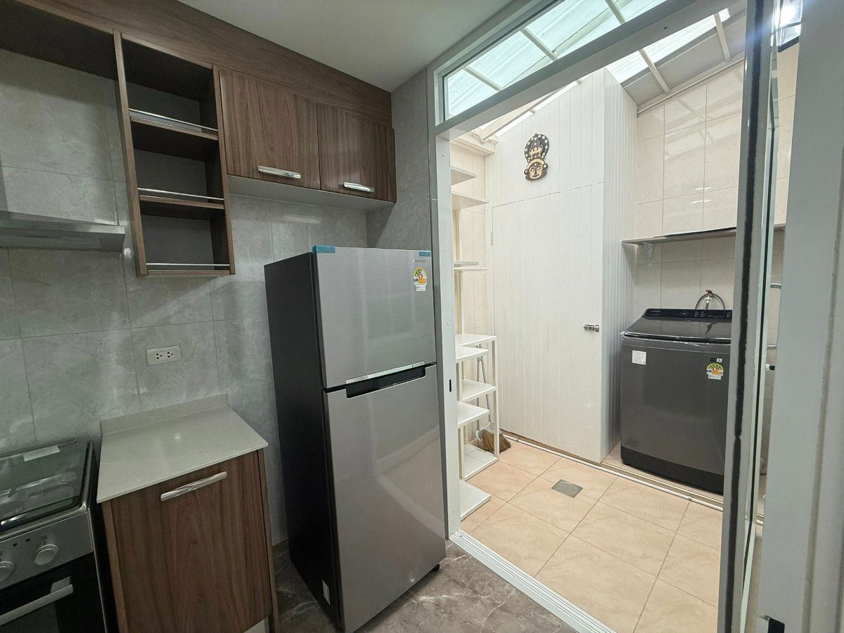 รูป ให้เช่าทาวน์เฮ้าส์ ที่ โกลเด้นทาวน์สุขุมวิท-สถานีรถไฟฟ้าแบริ่ง - รูปที่ 5/6