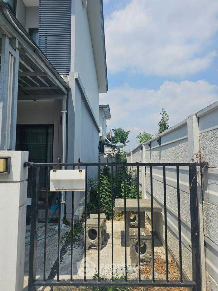 รูป ทาวน์เฮ้าส์ 4-ห้องนอน ใกล้ ท่าอากาศยานสุวรรณภูมิ (ID 2431028) - รูปที่ 3/3